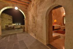 Ab U Hayat Cave Suites