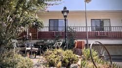 Mariposa Lodge