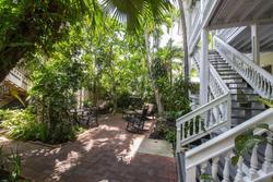 Island City House Hotel