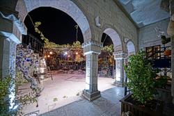 Maccan Cave Hotel