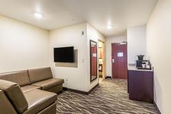 Cobblestone Hotel & Suites - Hartford