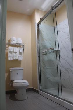 Express Inn & Suites - Bush Airport