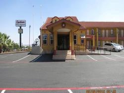 Taylor Village Inn And Suites