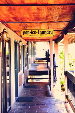 Coachman Inn & Suites