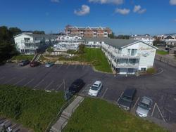 Anchor In Distinctive Waterfront Lodging