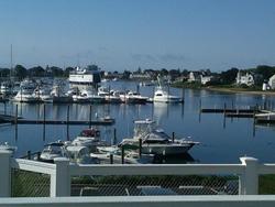 Anchor In Distinctive Waterfront Lodging