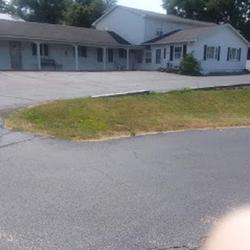 Colonial Motel