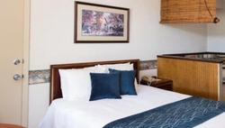 Highland Manor Inn