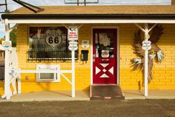 Brad's Desert Inn