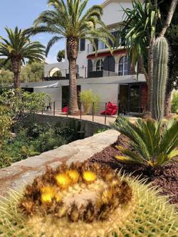 The Address Cassis