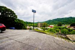 OYO Hotel Chapmanville Inn, WV - Hwy 119