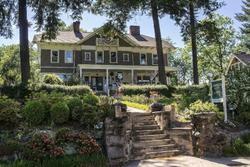 Abbington Green Bed & Breakfast Inn