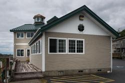 Edgewater Inn Restaurant & Marina