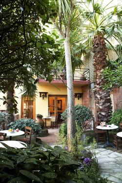Hotel Empress Zoe