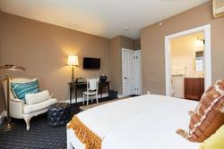 Shelter Harbor Inn