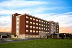 Holiday Inn Express & Suites Sanford