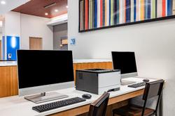 Holiday Inn Express & Suites Lincoln Downtown