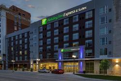 Holiday Inn Express & Suites Lincoln Downtown
