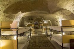 Kamelya Cave Hostel - Adults Only