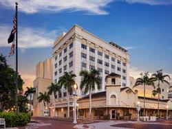 The Banyan Hotel Fort Myers, Tapestry Collection B