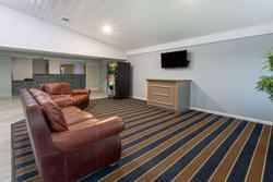 Super 8 by Wyndham Missouri Valley