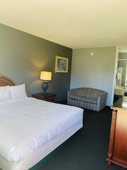 Travelers Place Inn & Suites