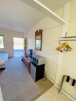Travelers Place Inn & Suites