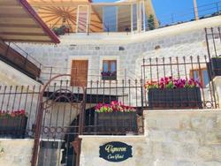 Vigneron Cave Hotel