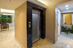 Moss Suite Hotel