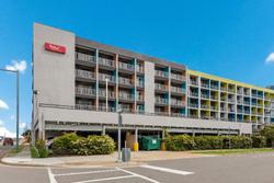Red Roof PLUS+ & Suites Virginia Beach – Seaside