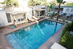 Ayayorgi̇ Homes & Hotels