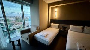 Esse Joven Hotel