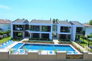 Istanbul Beach Sweet Home