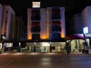 Pure Blanche Hotel