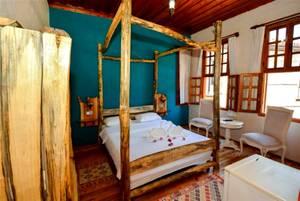Otel Wood House