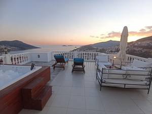 Villa Mavish