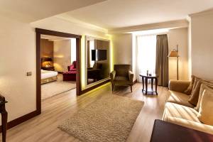 LaresPark Hotel