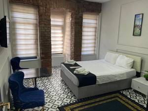 Red Tent Suite 29
