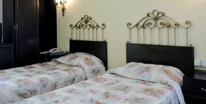 Santa Family Club Hotel