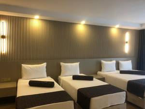 Grand Iska Hotel