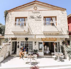 Peri Art Alacati Boutique