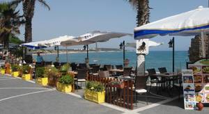 Beach House Hotel