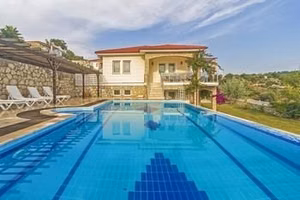 Villa Fatos