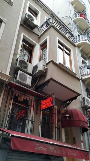 Ezra Suites