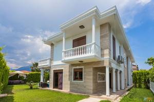 Villa Mare by Villatatilin