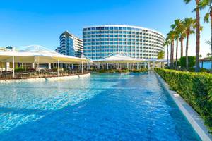 Crystal Centro Resort Hotel