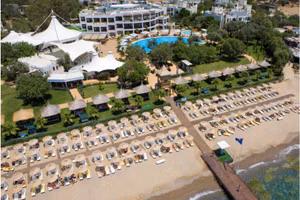 Latanya Park Resort