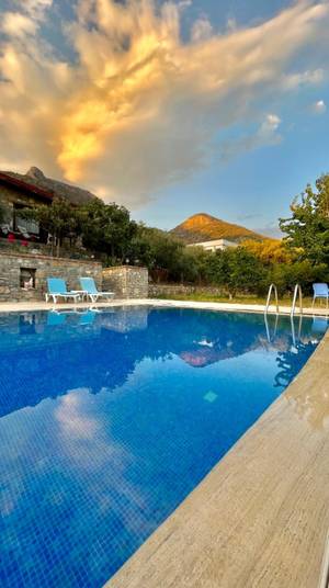 Pir Efes Mansion