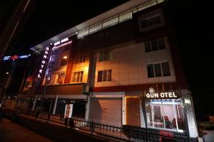 Gun Otel