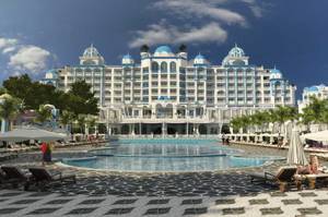 Rubi Platinum Spa Resort & Suites